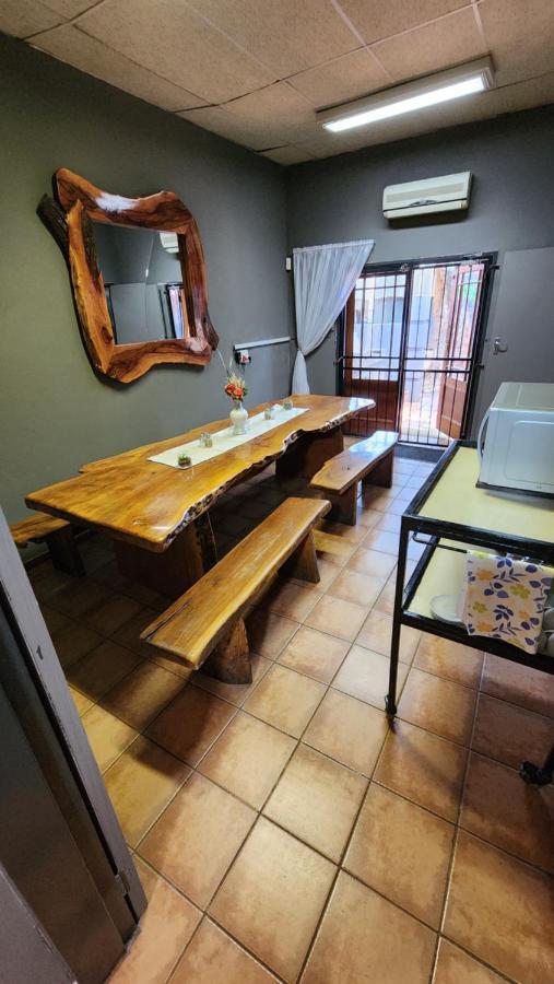 Casa Feliz Hotell Mokopane Exteriör bild