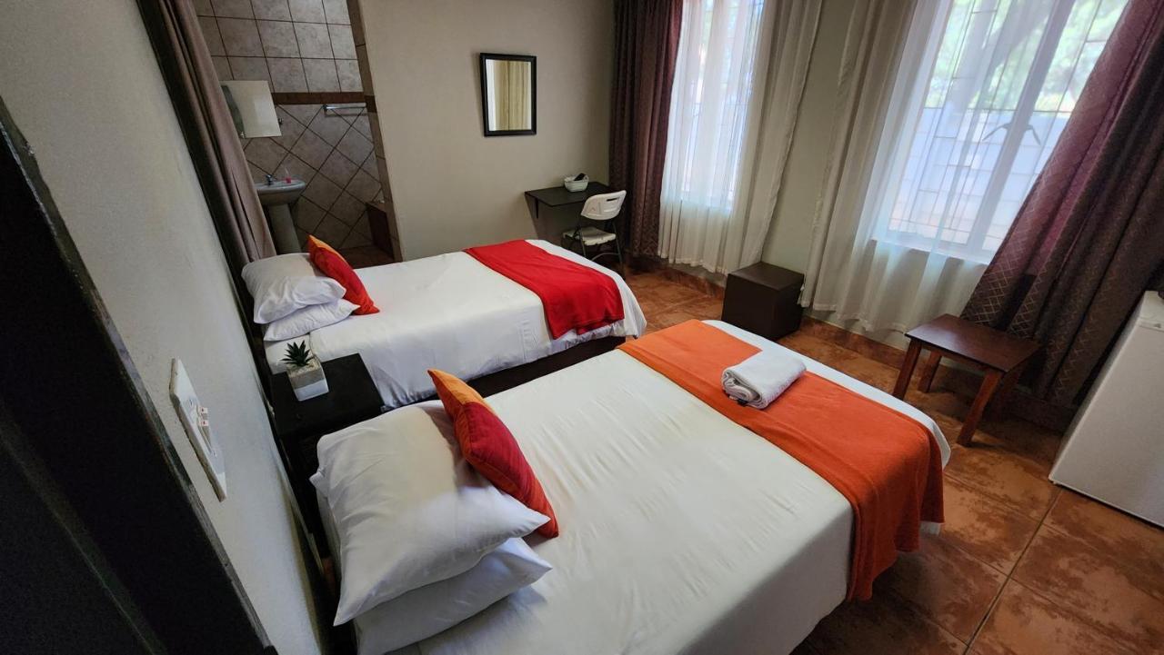 Casa Feliz Hotell Mokopane Exteriör bild